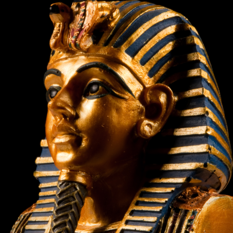 Kleopátra tudta: a szépség nem az idő tagadása, hanem a tudatos önápolás művészete. Ismerd meg a kohl, az ókori női rituálé titkát.