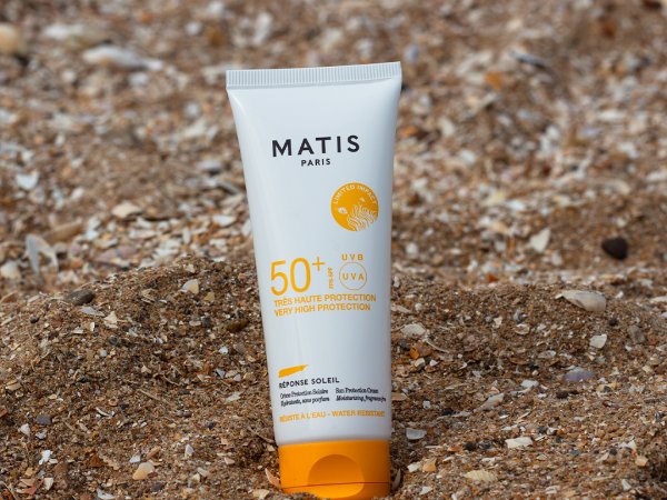 Spf 50 fényvédőkrém arcra fehér flakonban